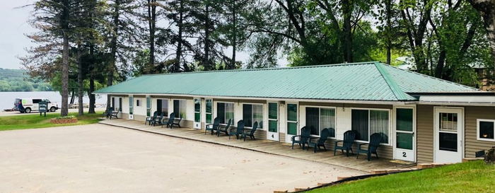 South Arms Retreats (Rainbow Motel) - Web Listing